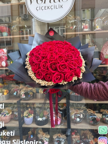 41'li Yapay Kırmızı Gül Buketi