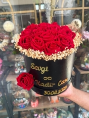 Kutuda Yapay Kırmızı Gül